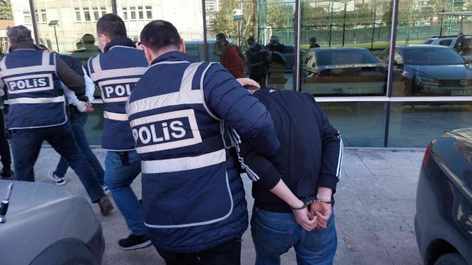 26 Yaşındaki Gencin Tuzağa Düşürülerek Öldürülmesinde 6 Kişi Tutuklandı