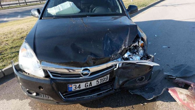 Samsun’daki Kazada 1’i Polis 2 Kişi Yaralandı