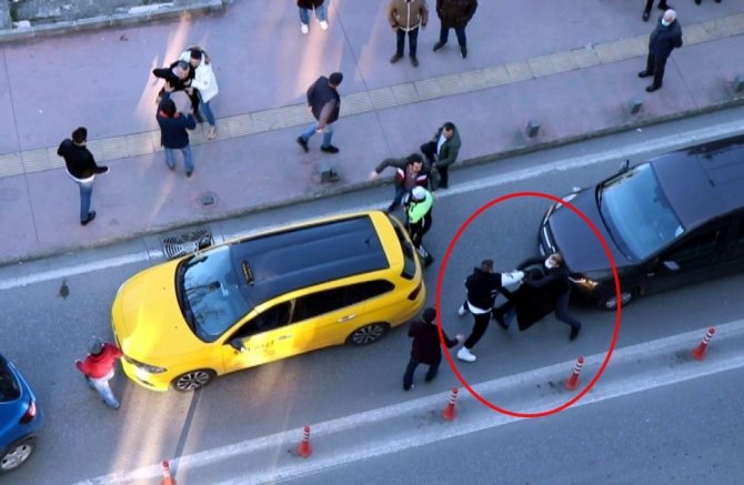 Trafikte Korna Kavgası: Taraftarlar Birbirine Girdi