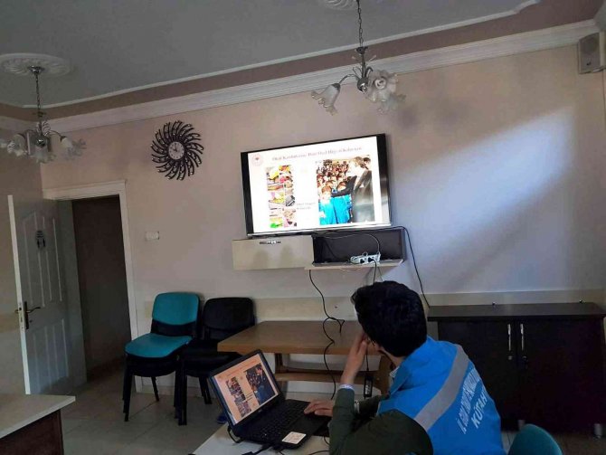 Şaphane’de Okullarda Gıda Alanında Çalışan Personele Hijyen Eğitimi