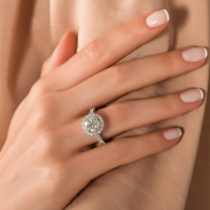 Sevgiliye ‘Göz Kamaştırıcı’ Hediyeler İlgi Görüyor