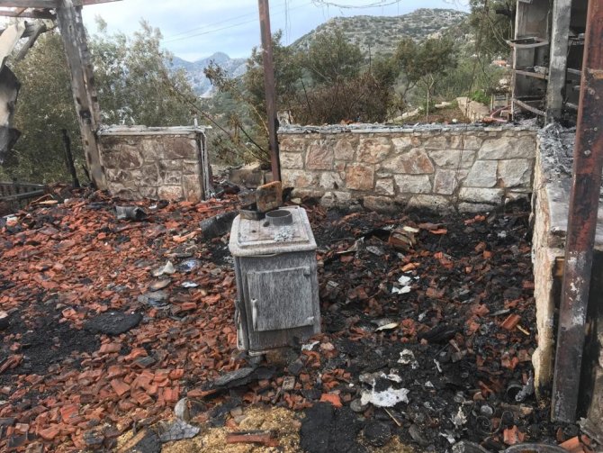 Marmaris’teki Yangında Restoran Kullanılmaz Hale Geldi