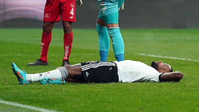 Beşiktaş Seriye Bağlayamadı!