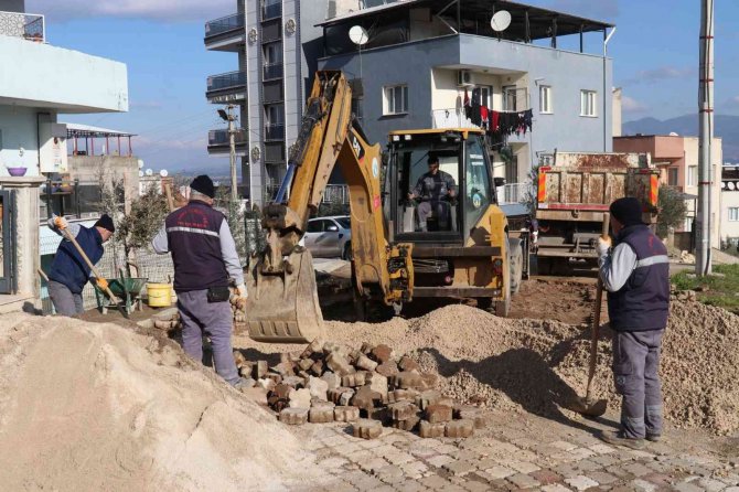 Turgutlu Belediyesinden Aşağıbozkır Mahallesine Mini Spor Sahası