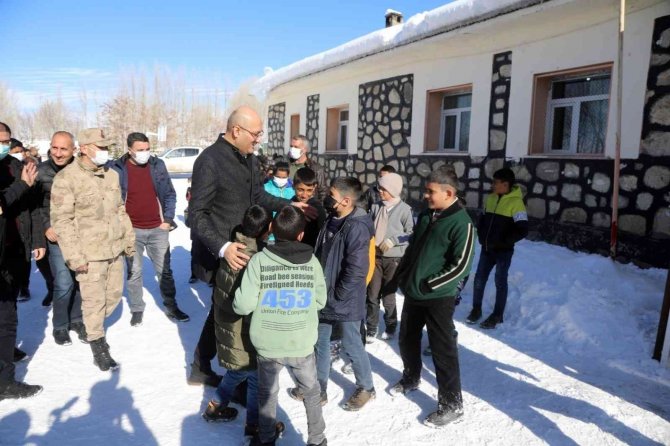 Başkan Vekili Aydın’ın Kırsal Mahalle Ziyaretleri Devam Ediyor