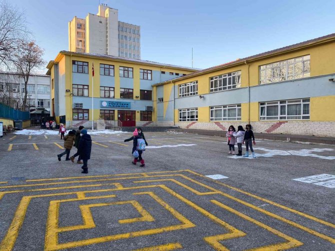 2021-2022 Eğitim Öğretim Yılının İkinci Döneminin İlk Ders Zili Çaldı