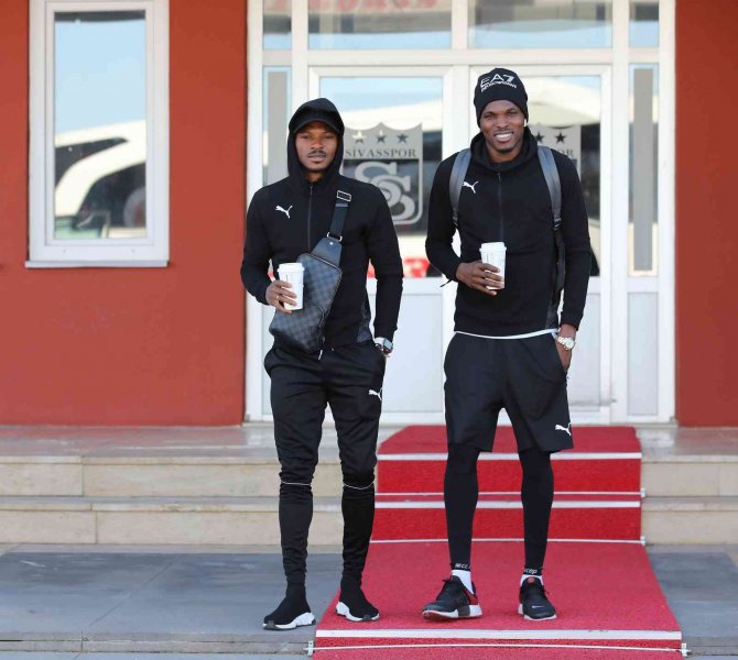 Sivasspor Kafilesi Bandırma’ya Gitti