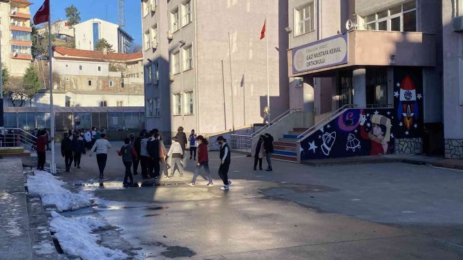 Zonguldak’ta 7 Bin 800 Öğretmen Ve 100 Bin Öğrenciyle İkinci Dönem Başladı