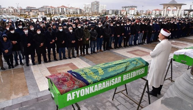 Trafik Kazası Sonrası Yaralanan Genç Kız Yaşam Savaşını Kaybetti