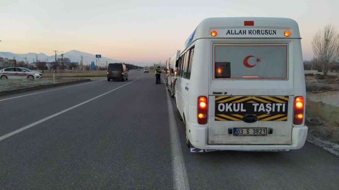 Jandarma Ekipleri Okul Servis Araçlarına Yönelik Denetim Yaptı