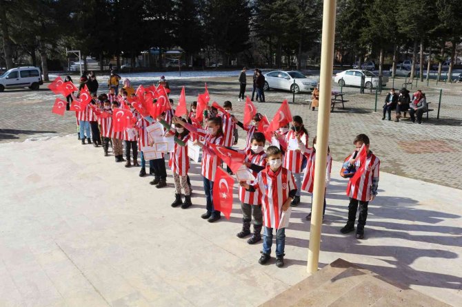 İ̇bradılı Öğrencilere Başkan Böcek’ten Antalyaspor Forması