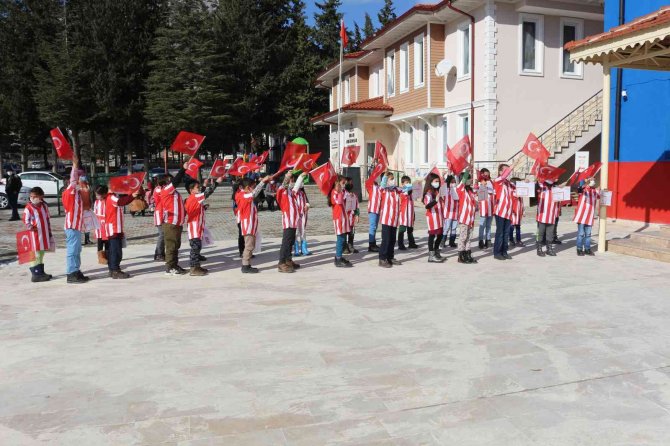 İ̇bradılı Öğrencilere Başkan Böcek’ten Antalyaspor Forması