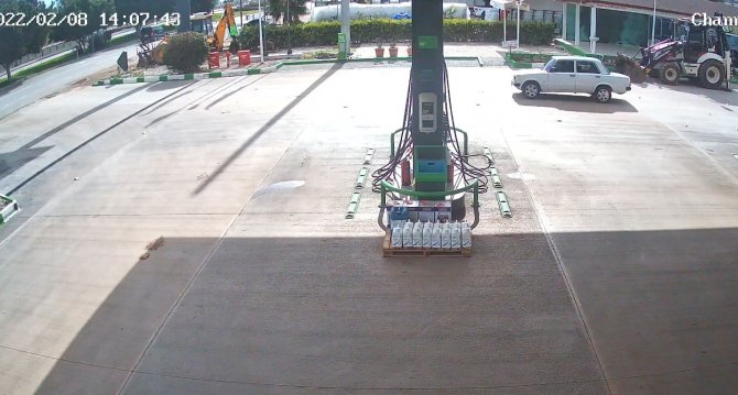 Acemi Driftçi Kapı Açılınca Araçtan Dışarı Uçtu
