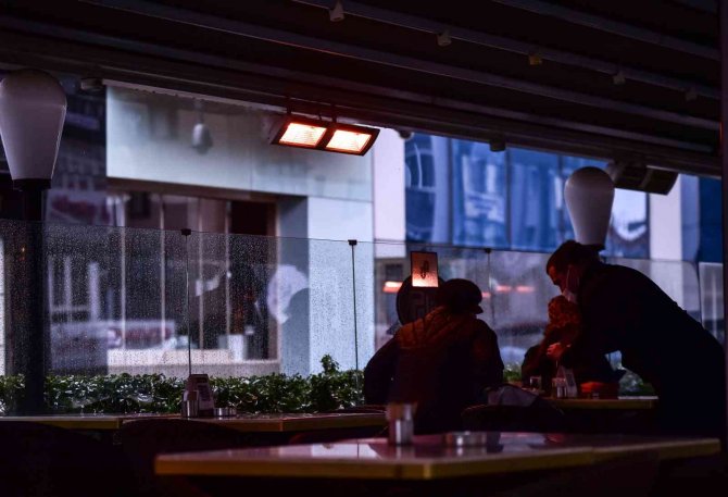 Restoran Ve Kafelerde Açılan Isıtıcı Maliyetleri Müşteriye Yükleniyor