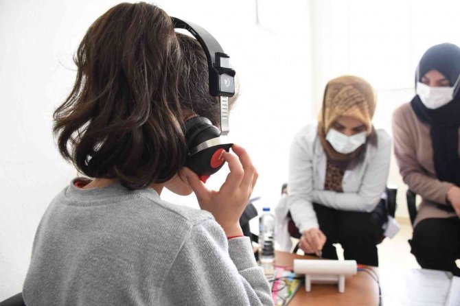 Genç’te İlkokul Öğrencileri İşitme Testinden Geçirildi
