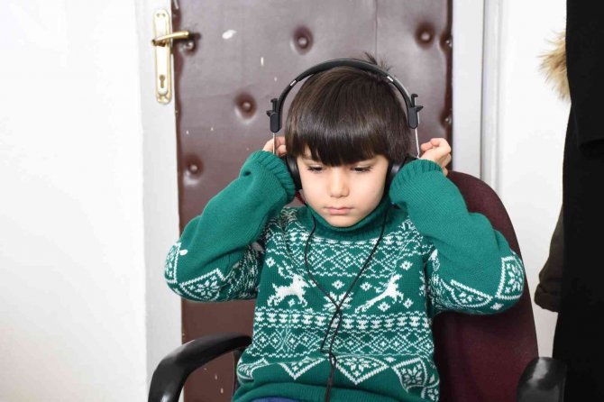 Genç’te İlkokul Öğrencileri İşitme Testinden Geçirildi