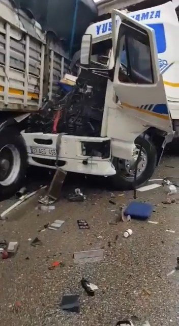 Bursa’da Yağış Kazaya Neden Oldu, 3 Kişi Yaralandı