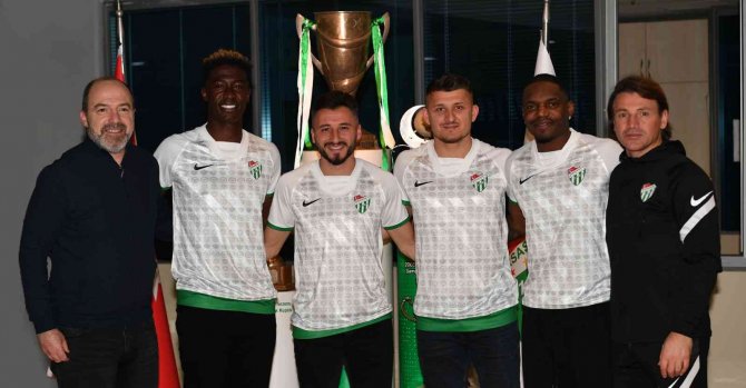 Thievy Bifouma’yı Bursaspor’da
