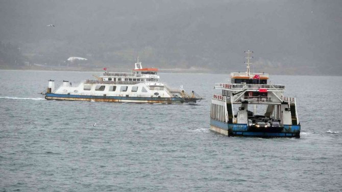 Çanakkale’de, Gökçeada Ve Bozcaada’ya Feribot Seferleri Yapılamıyor