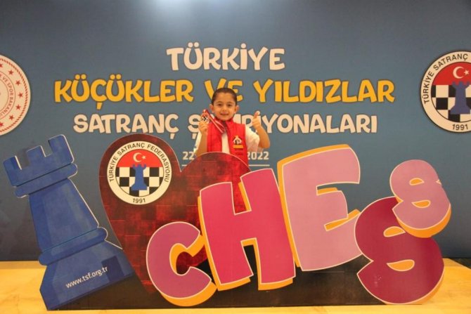 Eskişehirli Minik, Satranç Milli Takımı Havuzuna Girdi