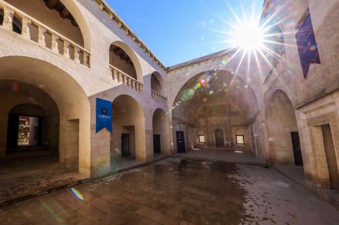 Tarihi Hatuniye Medresesi Gençlerin Eğitim Yuvası Oldu