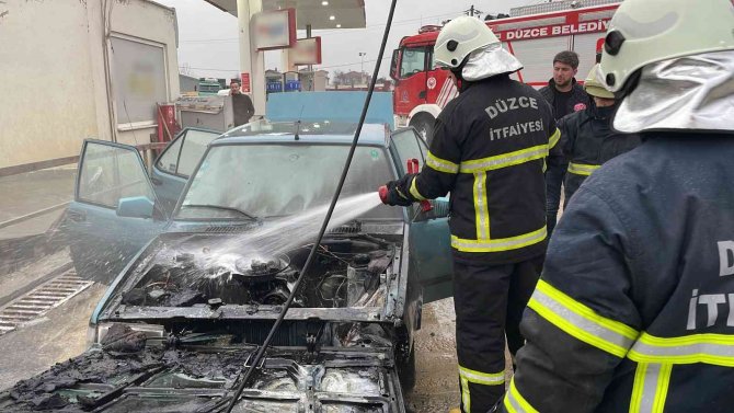 Benzin İstasyonunda Otomobil Yandı