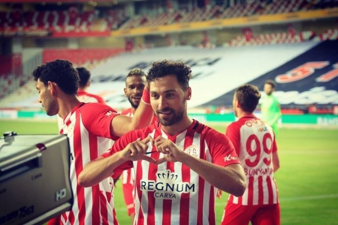 Antalyaspor, Sinan Gümüş’ü Transfer Etti