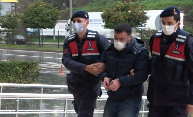 Göçmen Kaçakçılığı Şüphelileri Adliyeye Çıkarıldı