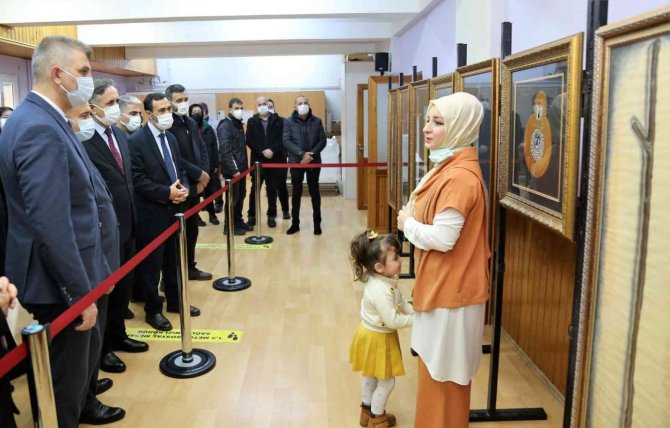 Gölcük’te Kutsal Emanetler Sergisi Açıldı