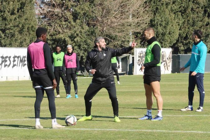 Altay, Galibiyete Odaklandı