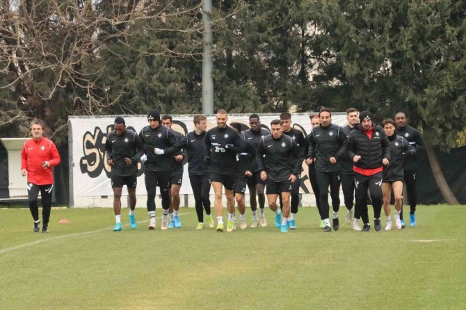 Altay, Galibiyete Odaklandı