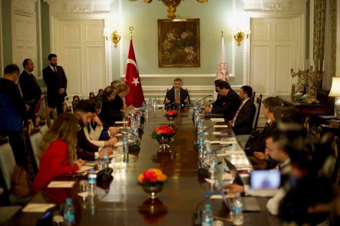 Hazine Ve Maliye Bakanı Nebati, İ̇ngiltere’de Bankacı Ve Yatırımcılarla Bir Araya Geldi