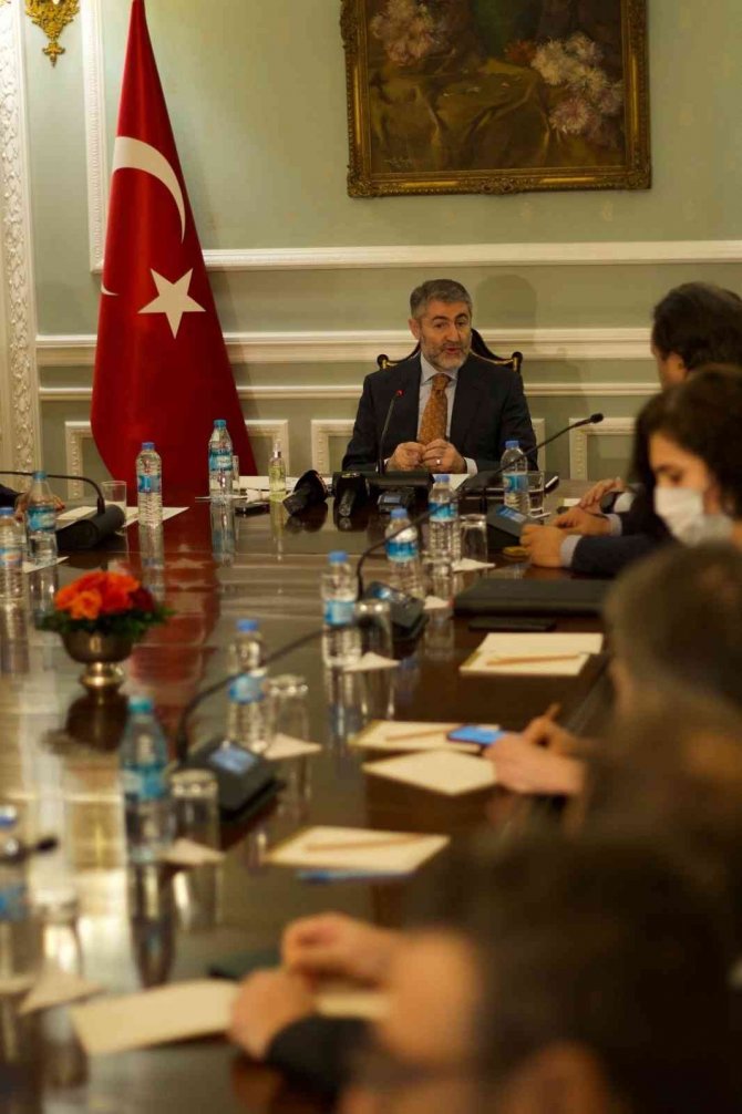Hazine Ve Maliye Bakanı Nebati, İ̇ngiltere’de Bankacı Ve Yatırımcılarla Bir Araya Geldi