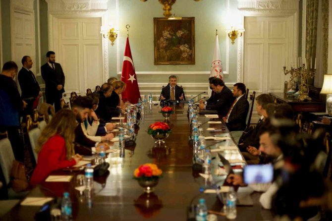 Hazine Ve Maliye Bakanı Nebati, İ̇ngiltere’de Bankacı Ve Yatırımcılarla Bir Araya Geldi