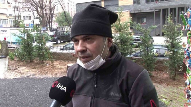 Kadıköy’de Zeminin Çökmesi İle Çukura Düşen Dükkan Sahibi: "30 Dakika Çukurda Kaldım"