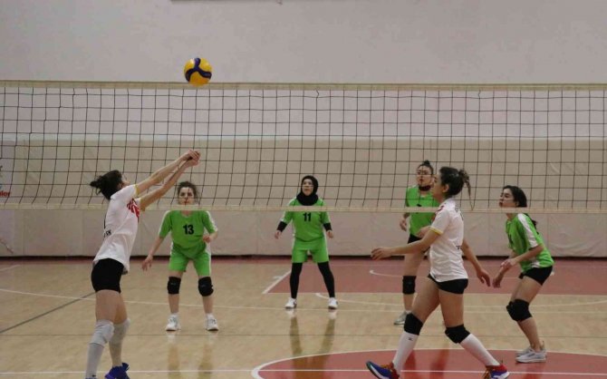 İ̇şitme Engelliler Kadınlar Voleybol Şampiyonası Devam Ediyor