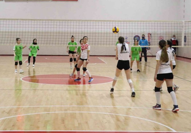İ̇şitme Engelliler Kadınlar Voleybol Şampiyonası Devam Ediyor