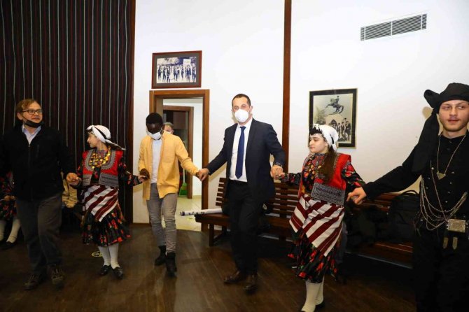 Akçaabat 15 Ülke İle El Ele