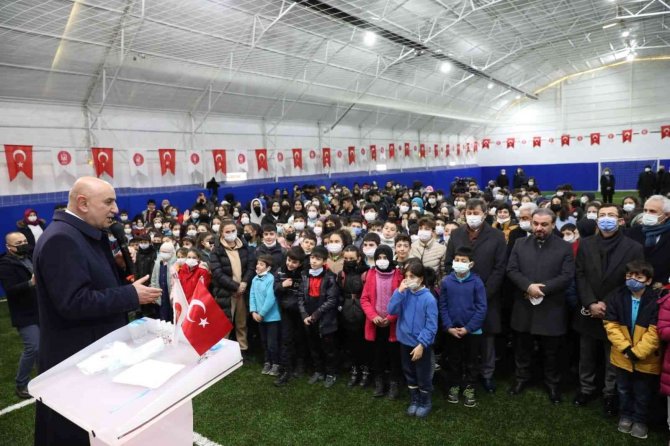 Keçiören Belediyesi’nden Eğitime Spor Tesisi Desteği