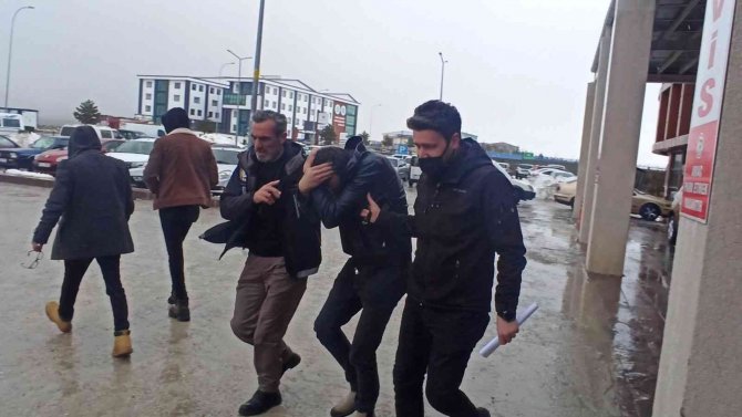 Şehirlerarası Otobüste Bulunan Yolcunun Üzerinden Eroin Çıktı