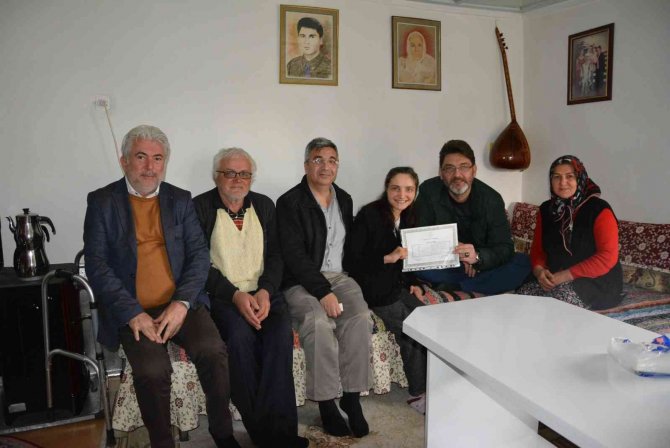 Başkan İ̇şlek’ten Lise Diplomasını Alan Engelli Kıza Üniversite Eğitim Masraflarını Karşılama Sözü