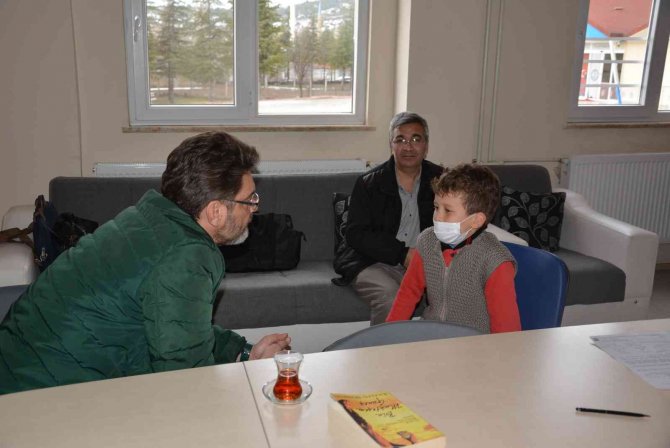 Başkan İ̇şlek’ten Lise Diplomasını Alan Engelli Kıza Üniversite Eğitim Masraflarını Karşılama Sözü