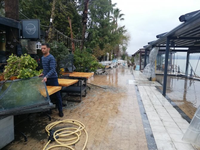 Köyceğiz’de Fırtına Etkili Oldu