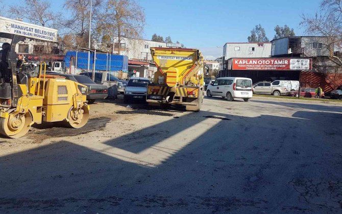 Manavgat’ta Yol Bakım Çalışması