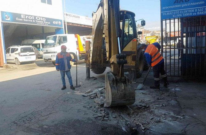 Manavgat’ta Yol Bakım Çalışması