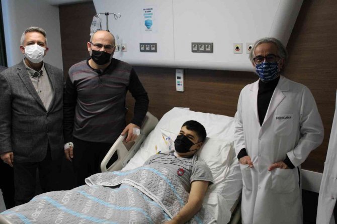 "Yüzlerce İnsan Organ Nakli İle Yeniden Hayata Tutundu"