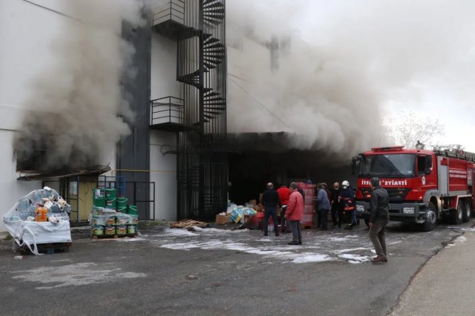 Alışveriş Merkezinde Çıkan Yangın Korkuttu