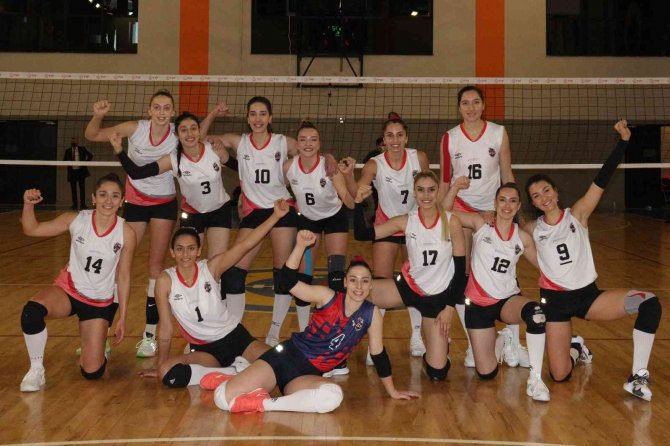 Msk Kadın Voleybol Ve Hentbol Takımları, Aldıkları Galibiyetlerle Yüzleri Güldürdü