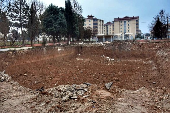 Yenişehir’e Yapılacak Yeni Okulun İnşaatı Başladı