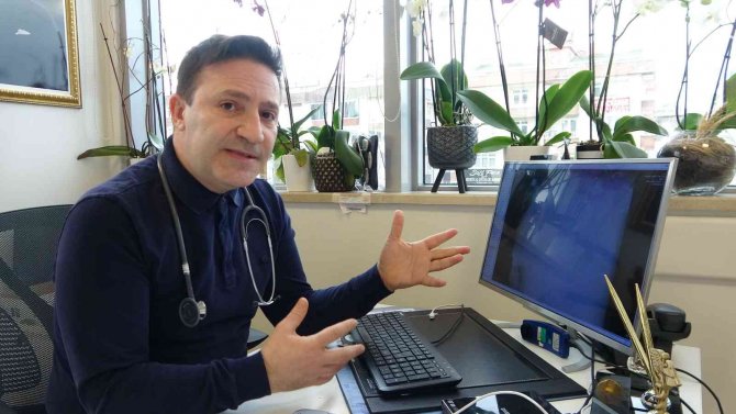 Profesör Özkaya Uyardı: "Bu Şekilde Giderse Hastalara Yer Bulamayacağız, Vatandaşın Aşı Tereddüdü Yoğun Bakımları Doldurdu"